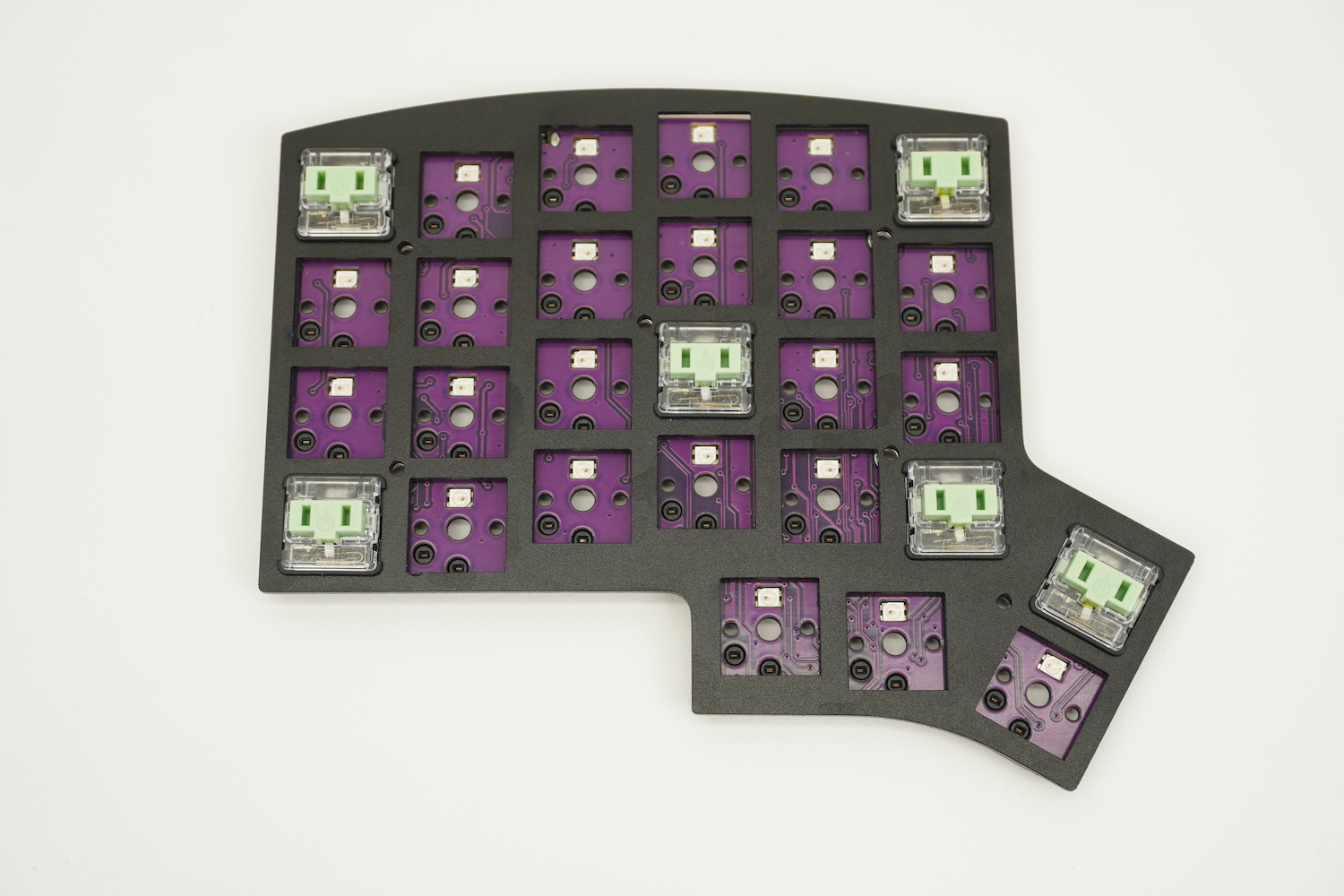 Corner switches inserted in plate