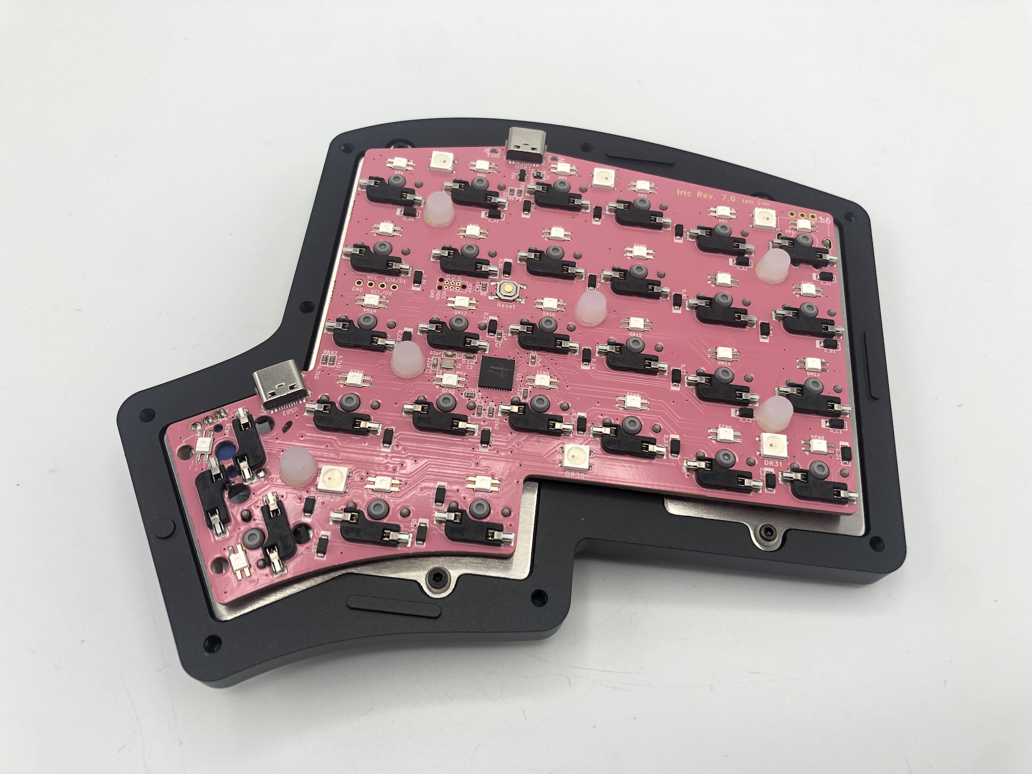 PCB underside with FLAHNS bumpers