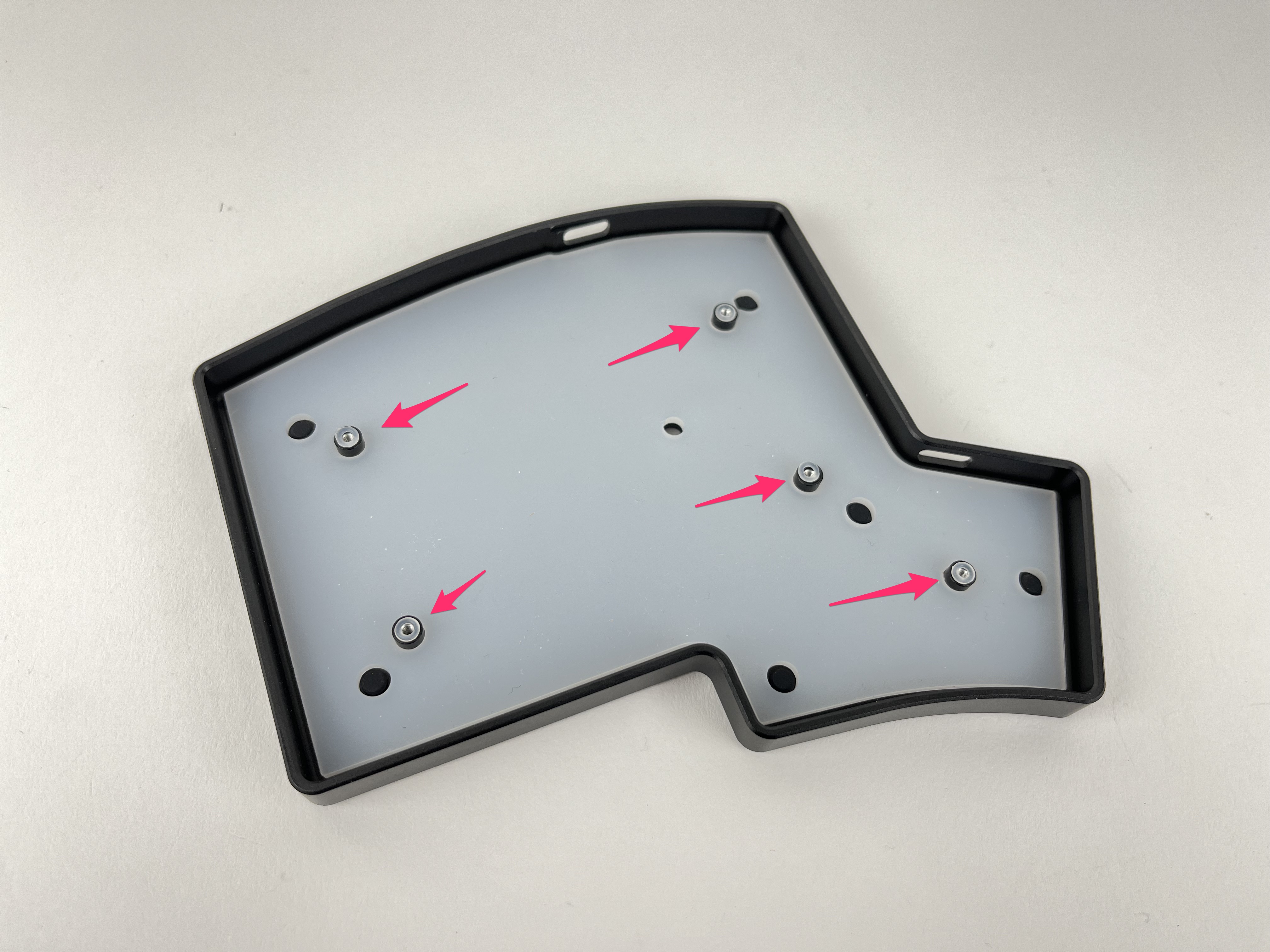 Case tray with o-rings on mounting points