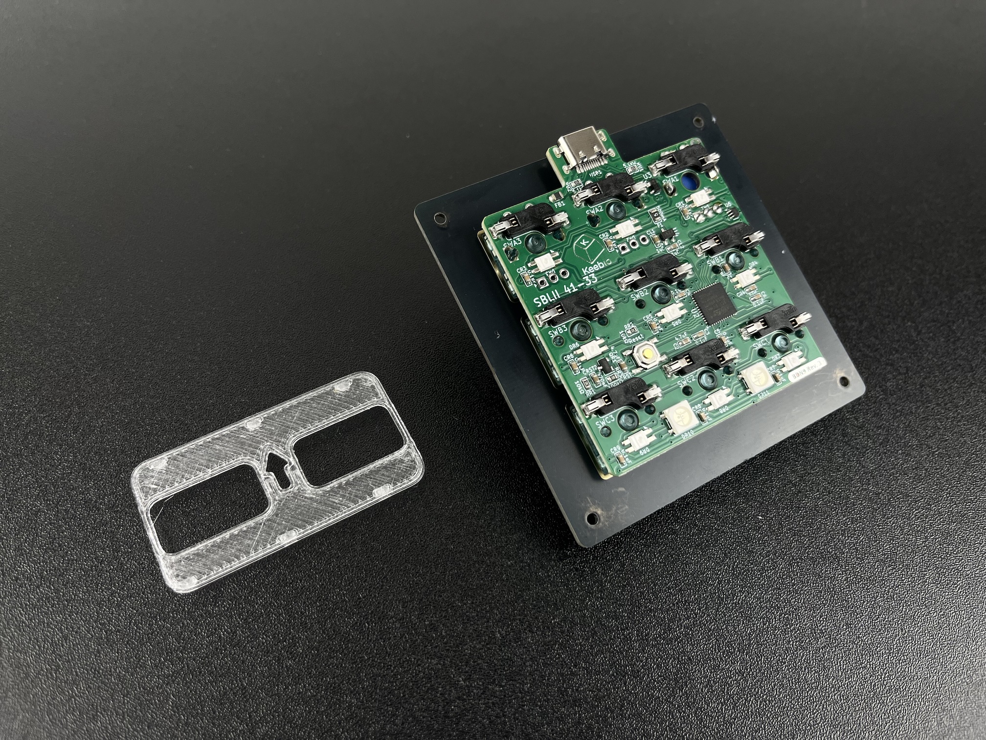 3D-printed support piece and bottom plate