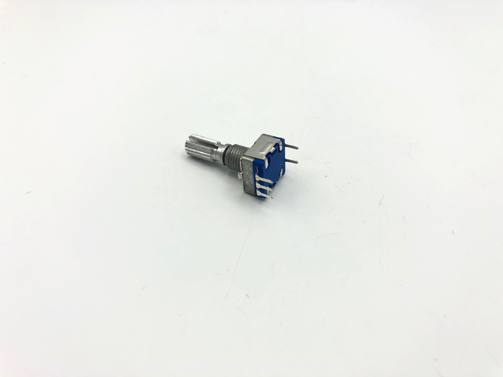 Encoder with mounting pins clipped