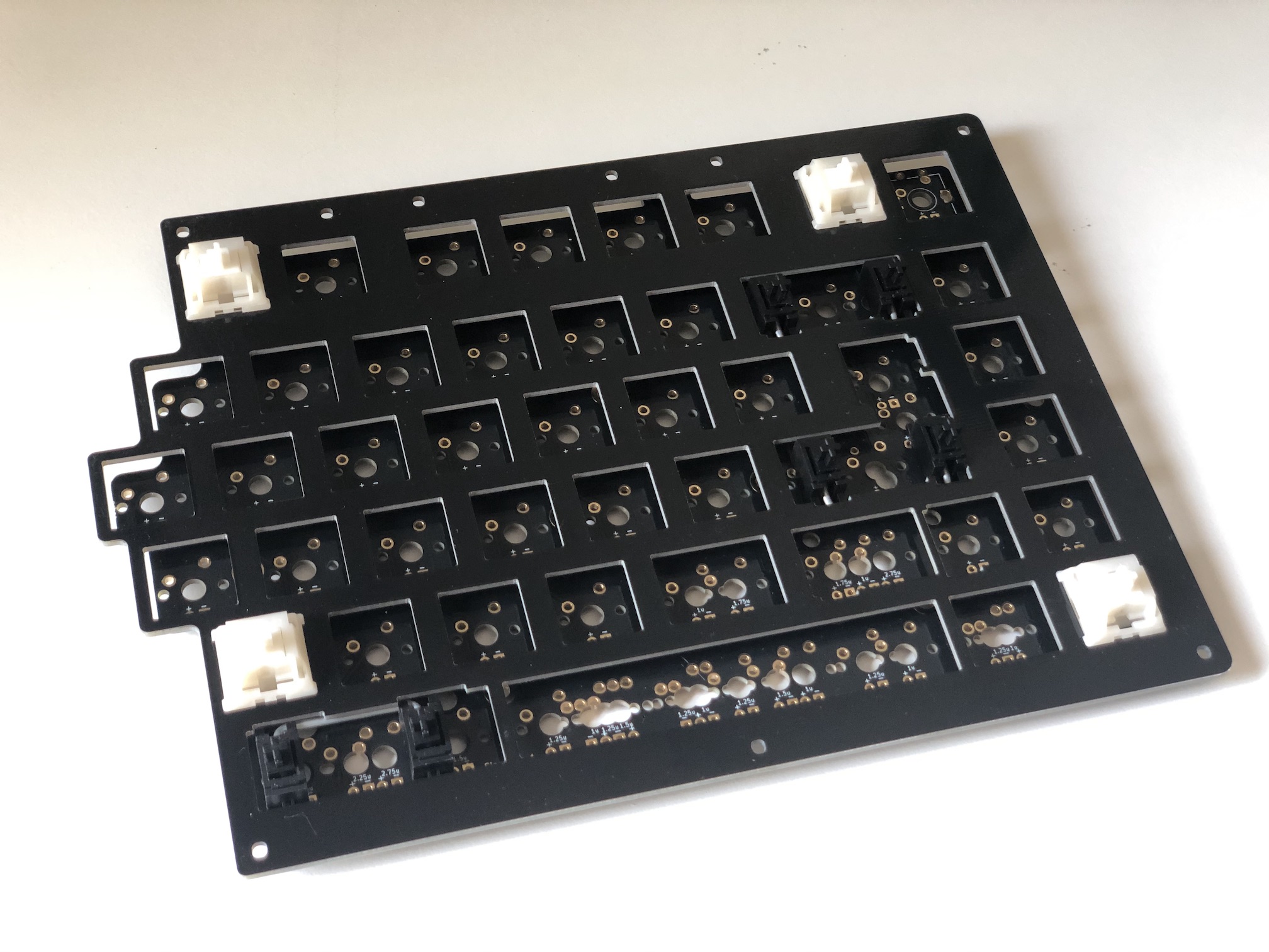 Corner switches installed in switch plate